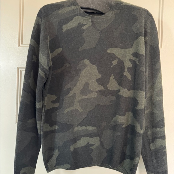 Men's Camouflage Sweater - Picture 1 of 4